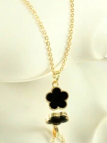1pc Women's Fashionable Clover Pendant Necklace, Delicate Lightweight Luxury Necklace With Unique Design - Black - View 5