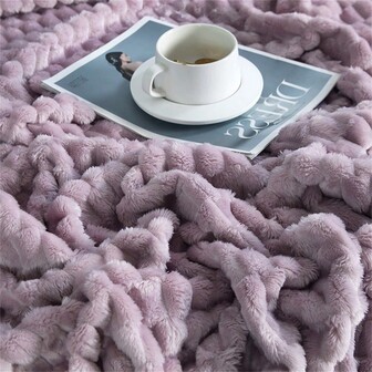 1件純色厚實柔軟毛毯