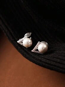 1pair Exquisite Copper Plated Faux Pearl Earrings, Designed For Women's Daily Wear Without Piercing