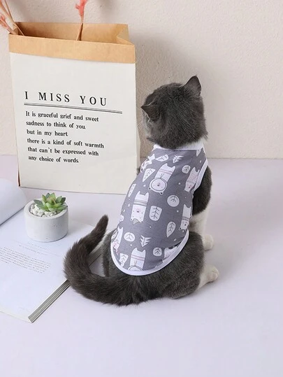 1件随机颜色可爱小熊印花宠物背心，透气舒适，轻便，适合猫狗，春夏款