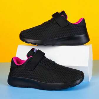 1pair Women's Lightweight Comfortable Sports Shoes, Solid Black, Breathable Mesh, Versatile Sneakers For Spring And Summer, Slip-On With Buckle Strap Design