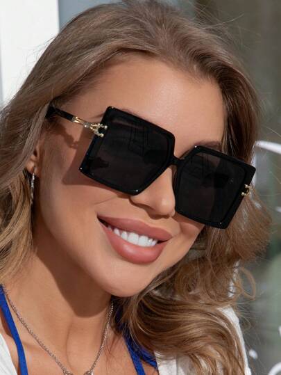 Vintage Oversized Square Frame Sunglasses For Men And Women, Classic Design With Plastic Material, Decorative Eyewear For Outdoor Travel, Beach, Vacation, Uv Protection Elegant Sunglasses Beach Sun Glasses Beach Accessories For Women Sun Glasses Sunglasses Shades Basics And Suit For Sweater Jeans Sweatpants Hoodie Jackets Dress And Long Sleeve Shirt Fashionable Shade Elegant Outfit Family Outings Travel Vacation Holiday For Summer Beach Vacation,Outdoor,Travel