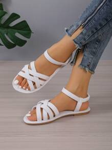 Sandálias planas com tiras cruzadas femininas e decoração de salto elástico, brancas, sandálias confortáveis para férias na praia, sandálias deslizantes na moda para o verão