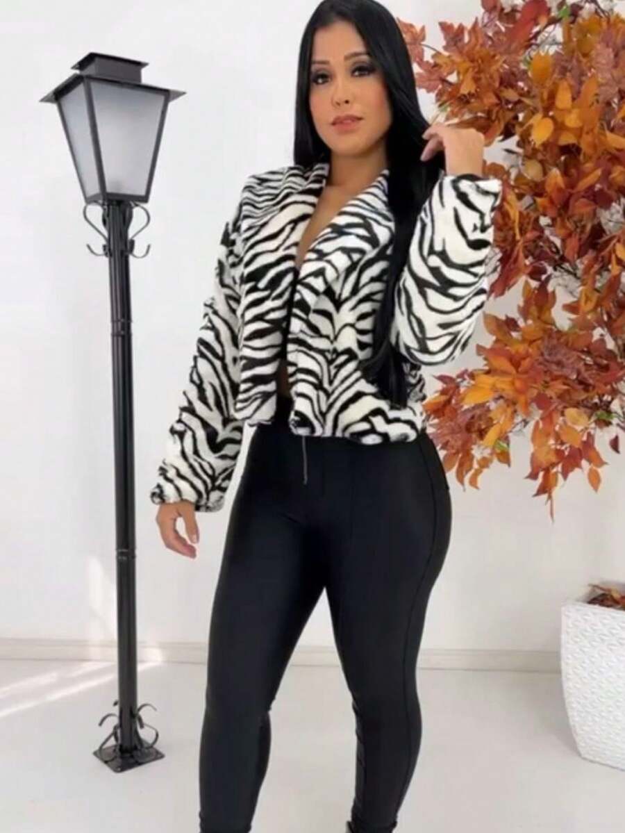 Women Coats - Đen và trắng - Xem 1