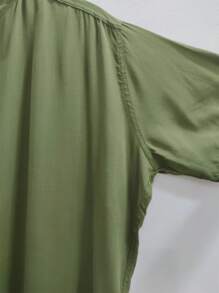 Camisa Social Gola Padre Masculina Slim Manga Curta 100%VISCOSE - Verde Militar - Visão 5