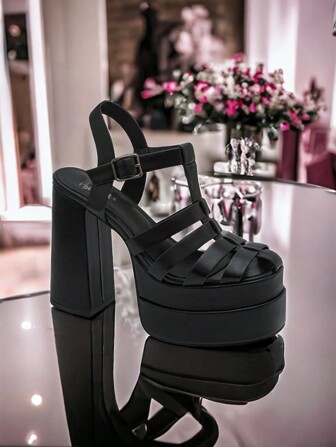 Sandalias de plataforma y tacón grueso con diseño de tiras para ocasiones causales y formales para mujer. Sandalias De plataforma versátiles y cómodas con todo tipo de outfit. Sandalias de punta redonda con diseño de tiras y correa ajustable para vestimenta causal y formal.