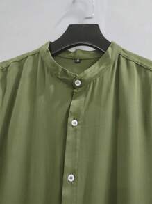 Camisa Social Gola Padre Masculina Slim Manga Curta 100%VISCOSE - Verde Militar - Visão 4