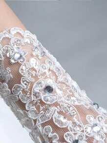 1pair Kids' Lace Hollowed-Out Fingerless Gloves With Embroidery, Sequin And Bead Decor For Wedding And Performance - White - View 3