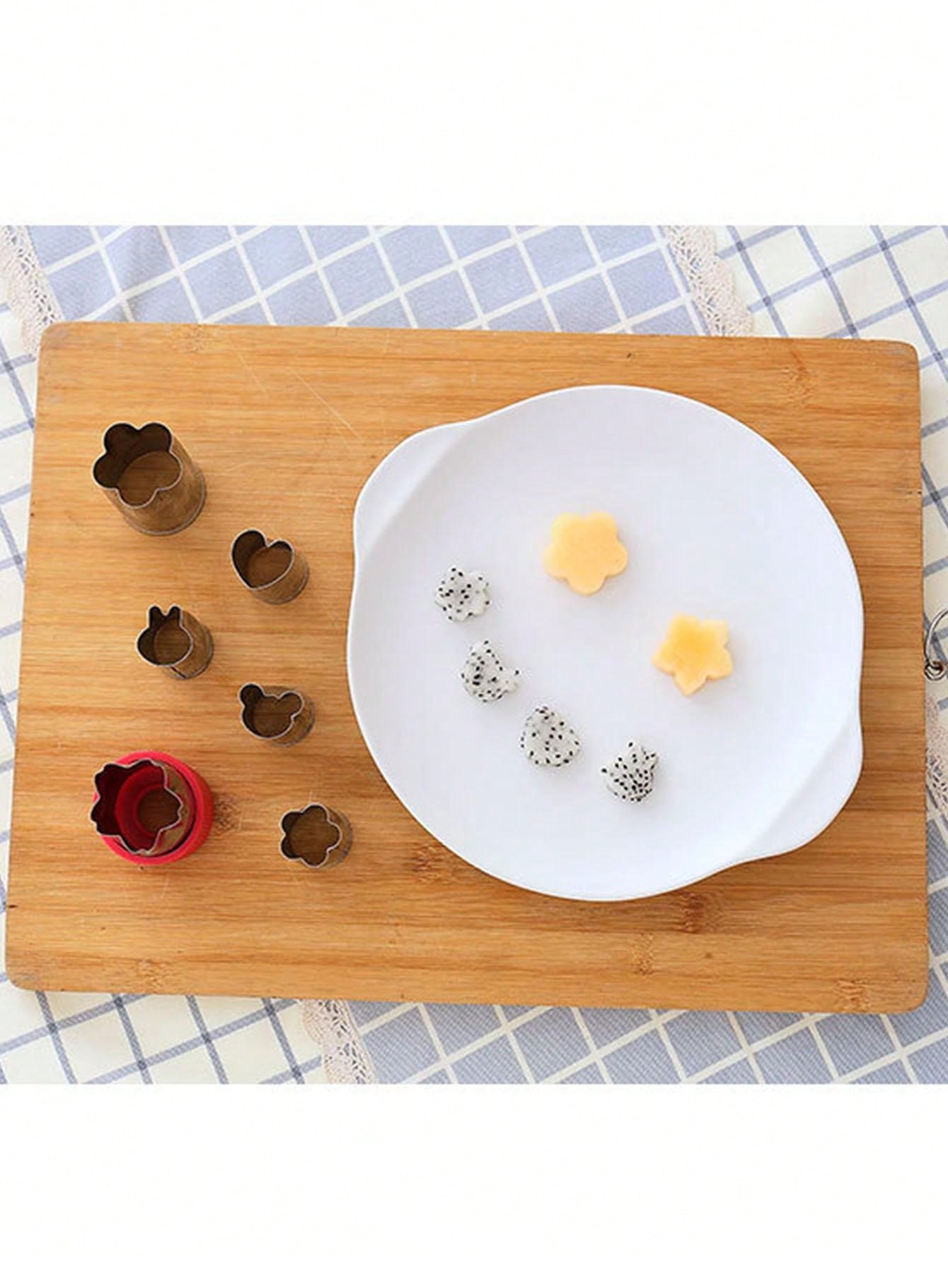 1pc Vegetable Shape Cutter Set, Cartoon Animal & Flower Shaped Cookie