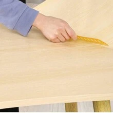 1 卷木纹自粘墙纸，加厚 PVC，防水、防污、耐磨、易于清洁和去除，适用于厨房、书桌、橱柜、抽屉、卧室、客厅墙壁、家具翻新，可定制尺寸 15.7"X196.87/118.1/39.3"