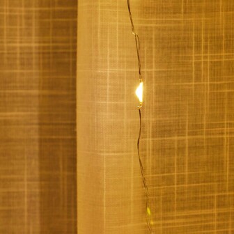 銅線燈簾，適用於節日裝飾。