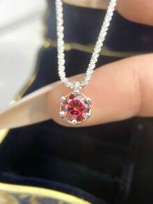 Newsoul 1件925纯银1克拉6爪镶嵌圆形D色莫桑石钻石吊坠项链，适合女性婚礼新娘首饰派对礼物订婚永恒承诺项链，精致珠宝钻石项链