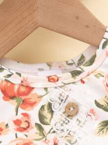 Conjunto de top de manga corta con dobladillo de encaje rosa y pantalón largo