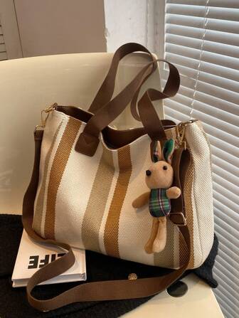 1개 스트라이프 & 컬러 블록 캔버스 토트백 대용량, 학교 및 일상용으로 사용하기 적합. 팬던트가 함께 제공됩니다.