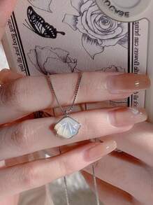 1pc Women's Necklace With Shell Pattern, Unique & Stylish Design, Shell Clavicle Chain, Birthday Gift For Best Friends/Sisters - Silver - View 3