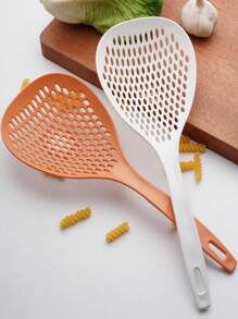 1pc Long Handle Strainer Heat-Resisting Use To Kitchen,Restaurant,Hotel, Randomly Send Colors - 1 Pack In Random Colors - View 1