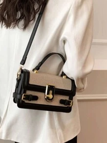 Túi xách nhỏ vuông thời trang tối giản, trang trí bằng khóa cài, quai xách phối màu tương phản, phù hợp cho bé gái, thiếu nữ và quý cô thanh lịch. - Đen và trắng - Xem 3