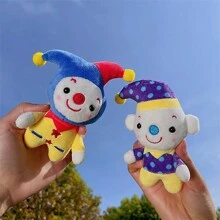 1 pieza (12cm/4.72in) Llavero de peluche suave y bonito de payaso de circo de estilo de dibujos animados, unisex, colgante gracioso para bolsa, regalo ideal para estudiantes, compañeros de trabajo, parejas, amigos, hermanas, madres, cumpleaños, festivales, parejas, aniversarios, decoración de coche, accesorios de coche, colgante para bolsa, mochila para la escuela