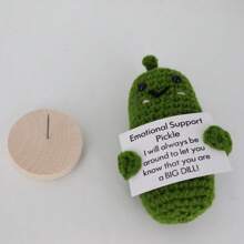 1pc Cute Knitted Positive Decoration With Wooden Base Funny Crochet Inspirational Cucumber With Positive Card Birthday Cheer Up Gifts For Friends Room Desktop Decorations Valentine's Day Gift Birthday