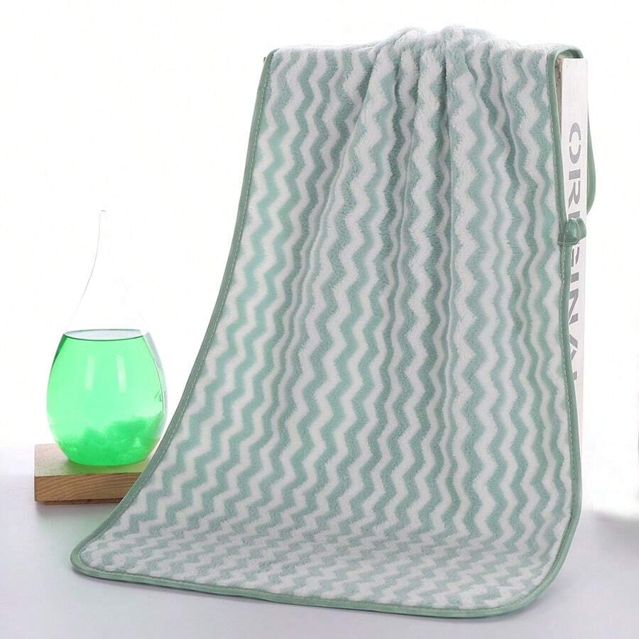 1pc Water Ripple Coral Fleece Bath Towel - Green - View 1