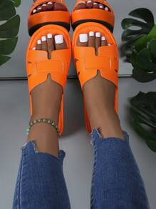 Women's Thick-Soled Sandals, Summer New Round Toe Flat-Soled Outside Wearing Beach Casual Slippers