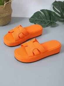 Women's Thick-Soled Sandals, Summer New Round Toe Flat-Soled Outside Wearing Beach Casual Slippers