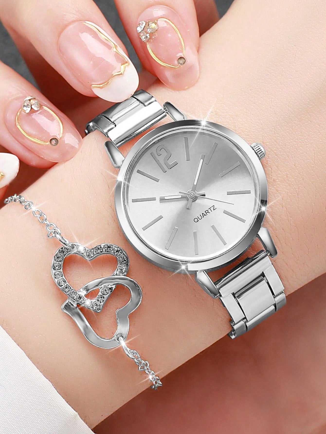 Women's Stainless Steel Band Fashionable Simple Digital Dial Quartz Wristwatch + Heart Shaped