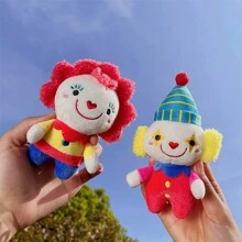 1 pieza (12cm/4.72in) Llavero de peluche suave y bonito de payaso de circo de estilo de dibujos animados, unisex, colgante gracioso para bolsa, regalo ideal para estudiantes, compañeros de trabajo, parejas, amigos, hermanas, madres, cumpleaños, festivales, parejas, aniversarios, decoración de coche, accesorios de coche, colgante para bolsa, mochila para la escuela