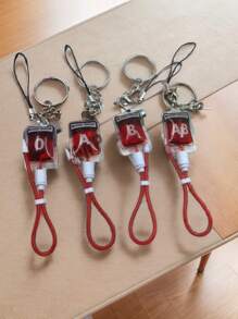 Eleganter 1 Stück Unisex Schlüsselanhänger mit Blutgruppe Rot (A, B, AB, O). Ein niedlicher und kreativer Accessoire, geeignet für Partys, Festivals und Aufführungen. Halloween Geschenk Souvenir Auto Zubehör Taschenbaumler Schule