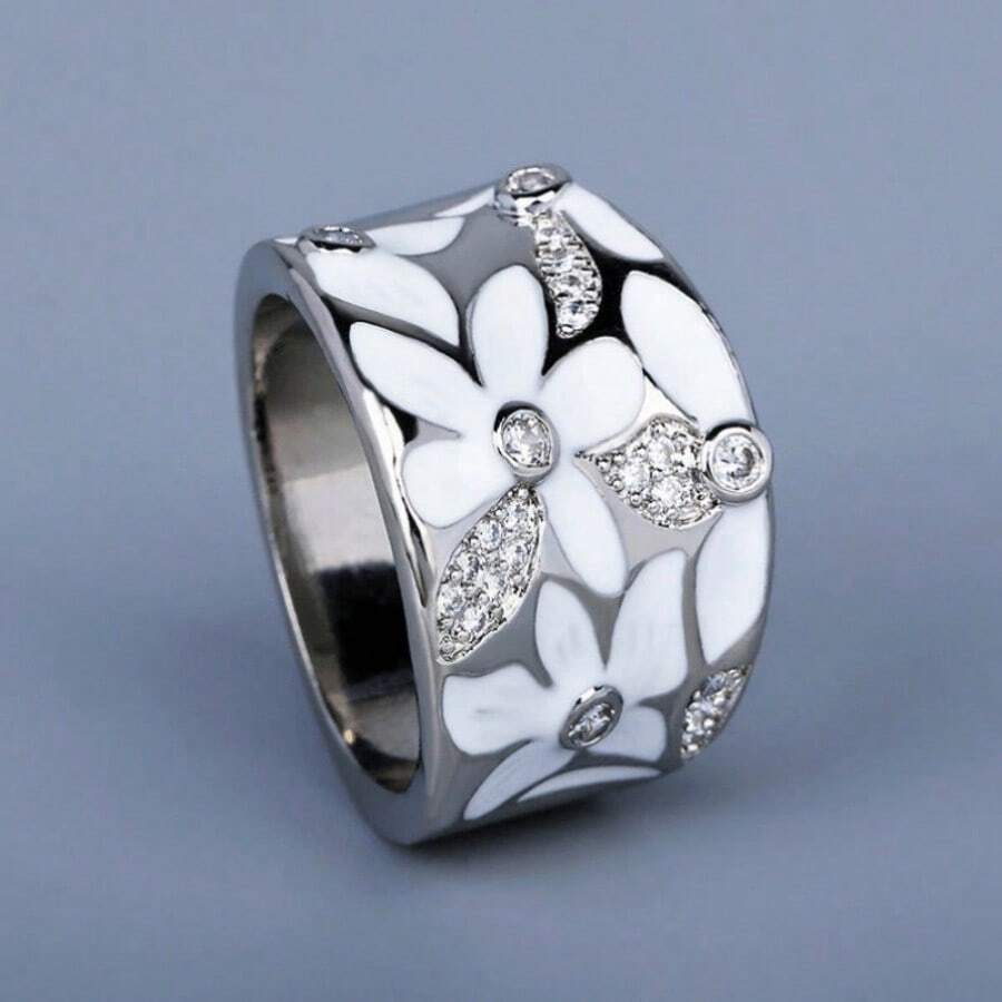 خاتم رجعي بتصميم زهرة مزخرف بطلاء ومطعم بأحجار الزركونيا المكعبة والراتنج للنساء لعيد الحب - أبيض - مشاهدة 1