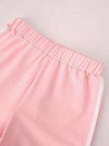 Young Girl Summer Outfit Colorful Letter Print Short Sleeve Top With Contrast Trim Shorts For Outdoor Casual Wear