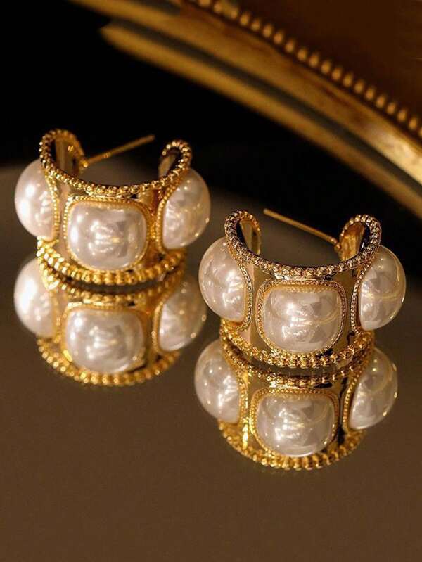 1pair C-Shaped Faux Pearl Vintage Court Style Earrings With Retro Luxury And Sense, Versatile And Stylish Design