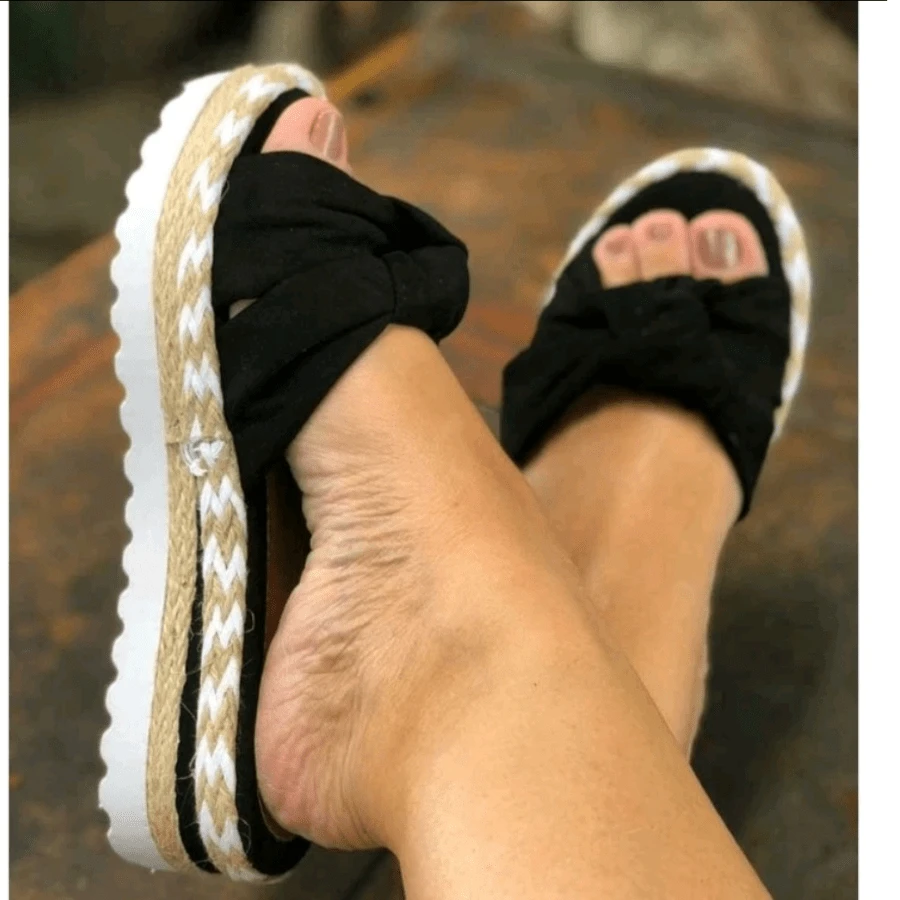 Women Heeled Sandals - 黑色 - 查看 1