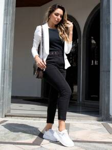 Blazer Feminino Longo Alfaiataria Manga Longa Bolsos Falsos Sem Botão - Off - Visão 6