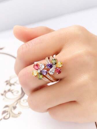 Un anillo de mujer con flor colorida, de moda y creativo, perfecto para el Día de San Valentín