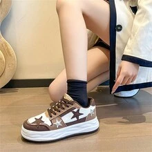 Versatile Increase Height Casual Retro-Style Women Skate Shoes, 2024 New Spring & Autumn Collection, Star Patterned Artistic Style Niche Design Shoe - Brown - View 2