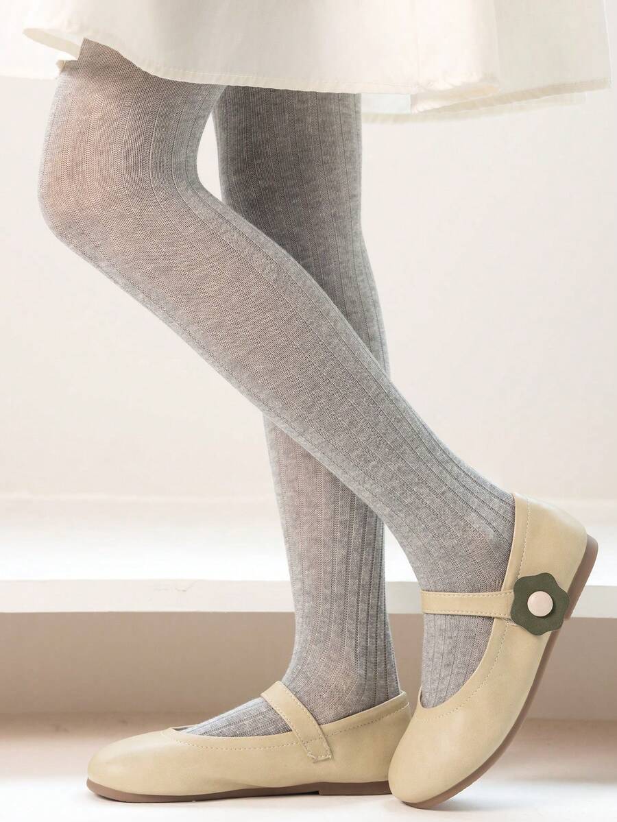 1條女童灰色束口透氣褲襪,親膚舒適彈性底襪,適合日常穿著和裙子搭配
