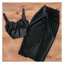 Saia Couro Midi Feminina Drapeada Com Abertura Frontal - Preto - Visão 2