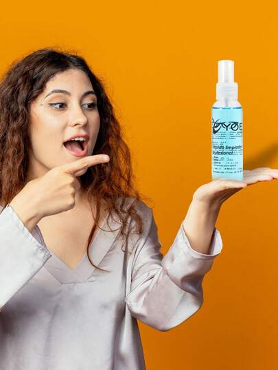 Liquido Limpiador para lentes color azul y microfibras de colores para una limpieza completa