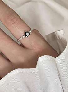 1枚心形黑色戒指，时尚简约设计，适合日常佩戴 - 戒指 - 查看 6