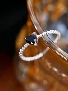 1枚心形黑色戒指，时尚简约设计，适合日常佩戴 - 戒指 - 查看 3