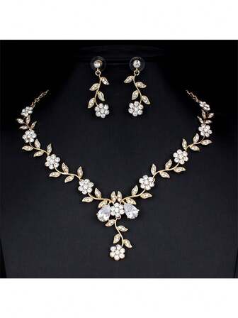2 Pieces Fashion Exquisite Women's Jewelry Set Jewelry Inlaid With Zirconia Plum Blossom Rhinestone Earrings Necklace Set Women's Simple, Beautiful, Elegant Wedding, Versatile Daily Attendance