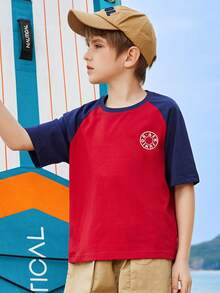 夏季時尚字母印花彩色拼接休閒T卹，設有網眼紗袖設計，適合青少年男孩 - 紅色 - 查看 11