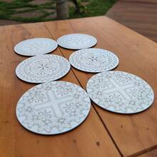 Kit com 6 Porta Copos - Descansos de copos Caleidoscópio - Design Exclusivo - Branco - Visão 7