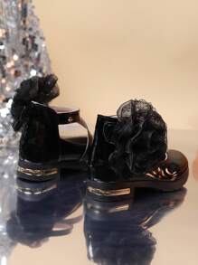1 Paar Mädchen-pu-leder, Glänzende Oberfläche, Spitze, Blumendekoration, Modische, Vielseitige, Flache Schuhe Im Prinzessinnen-stil Für Frühling, Sommer, Herbst