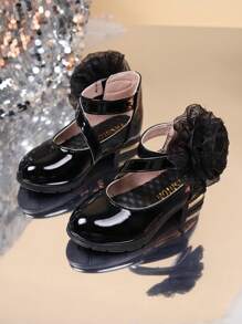 1 Paar Mädchen-pu-leder, Glänzende Oberfläche, Spitze, Blumendekoration, Modische, Vielseitige, Flache Schuhe Im Prinzessinnen-stil Für Frühling, Sommer, Herbst