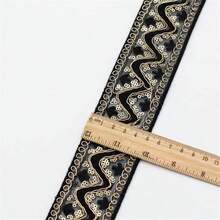 1入組帶有軟骨骼的款式刺繡飾邊,寬5.2公分,長900公分,尼龍蕾絲面料,適用於內衣、婚紗、裁縫等 - 黑色拼金 - 查看 3