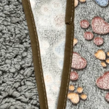 1 Miếng In Kẻ sọc Chăn nỉ Flannel Đối với Thú cưng Với Chân Mô hình , Hoàn hảo Đối với Mèo , Chó , Thoải mái Đang ngủ Bộ đồ giường Đối với Nhà  , Trong nhà - màu nâu - Xem 5