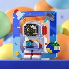 Small Particle Astronaut Building Blocks Toy- Creative Glowing Brick Blocks Decoration For Most Scene, Strengthen Hand-Made Ability, Christmas Gift Room Decoration