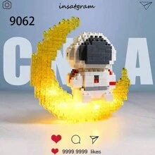 Small Particle Astronaut Building Blocks Toy- Creative Glowing Brick Blocks Decoration For Most Scene, Strengthen Hand-Made Ability, Christmas Gift Room Decoration